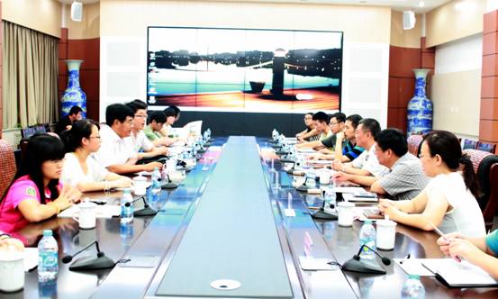 AG8Æì½¢Ìü¡¤(Öйú)¼¯ÍÅ