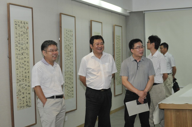 AG8Æì½¢Ìü¡¤(Öйú)¼¯ÍÅ