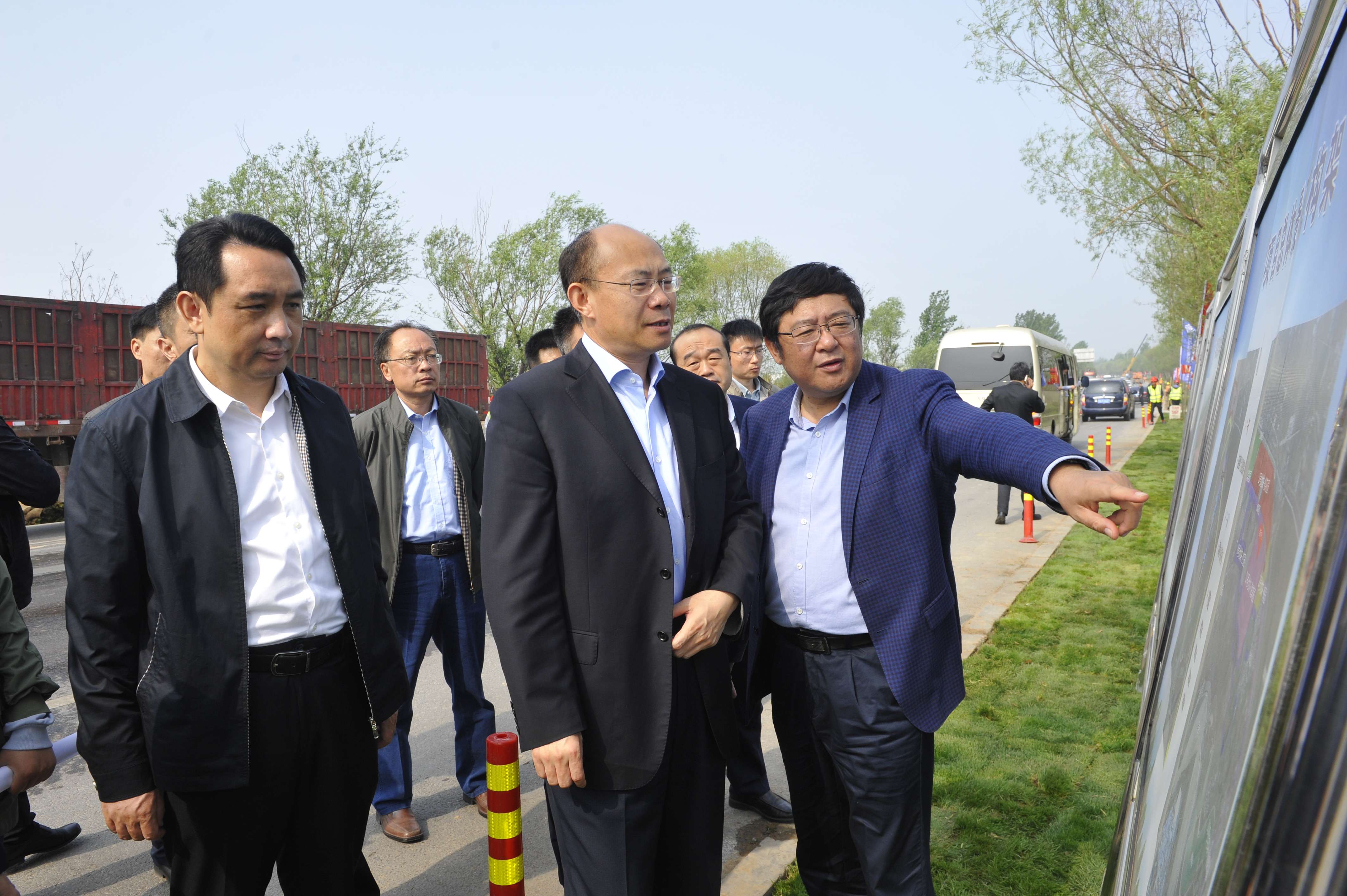 AG8Æì½¢Ìü¡¤(Öйú)¼¯ÍÅ